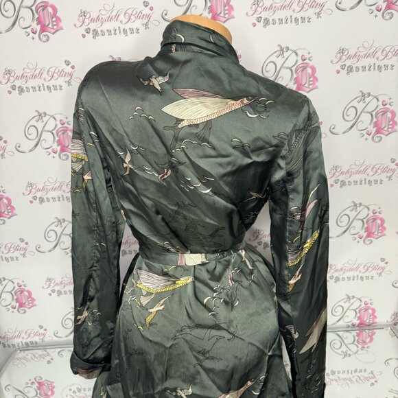 Aritzia pilier jacket fish 🐠 Japan Asia style koi fish shiny satiny silky feel - Picture 7 of 16